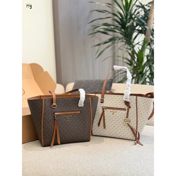 Michael Kors Carine Large Tote Bag
